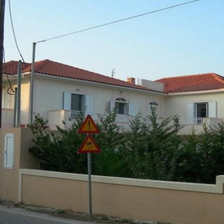 Apartament Theasis House Khelmáta Zewnętrze zdjęcie