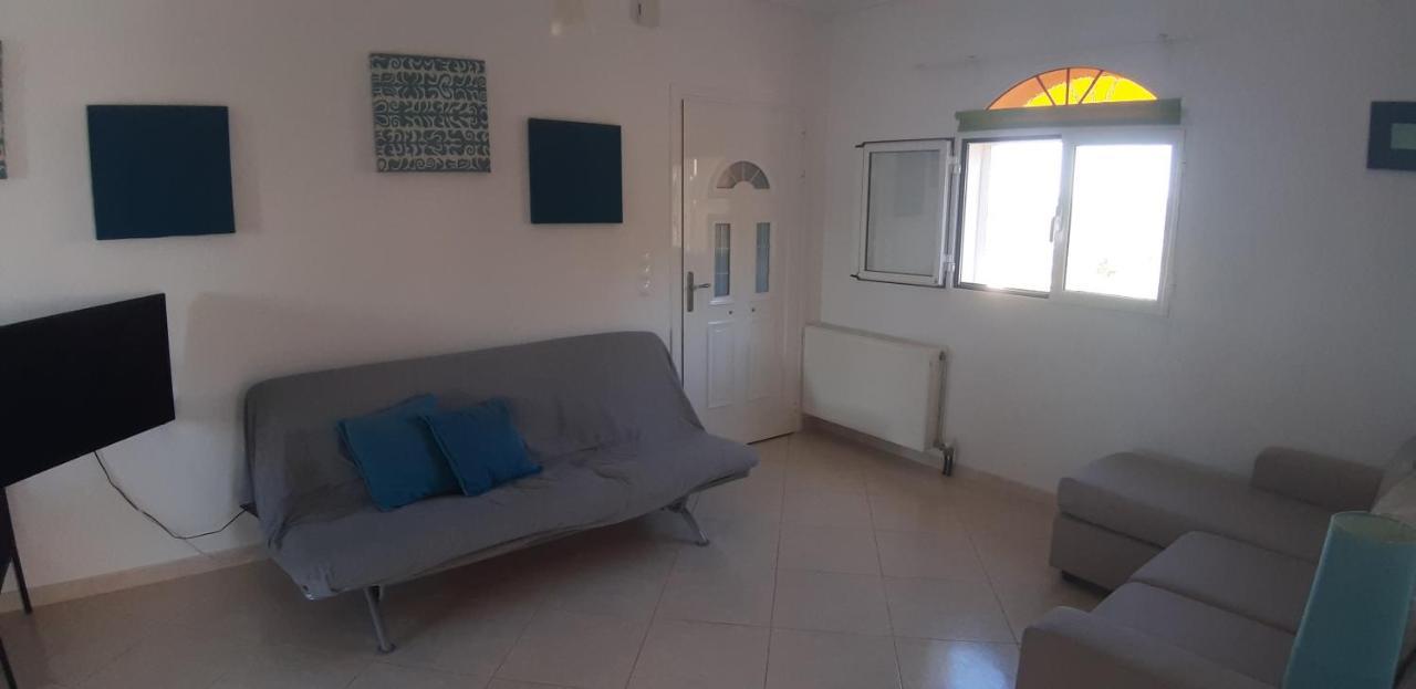 Apartament Theasis House Khelmáta Zewnętrze zdjęcie