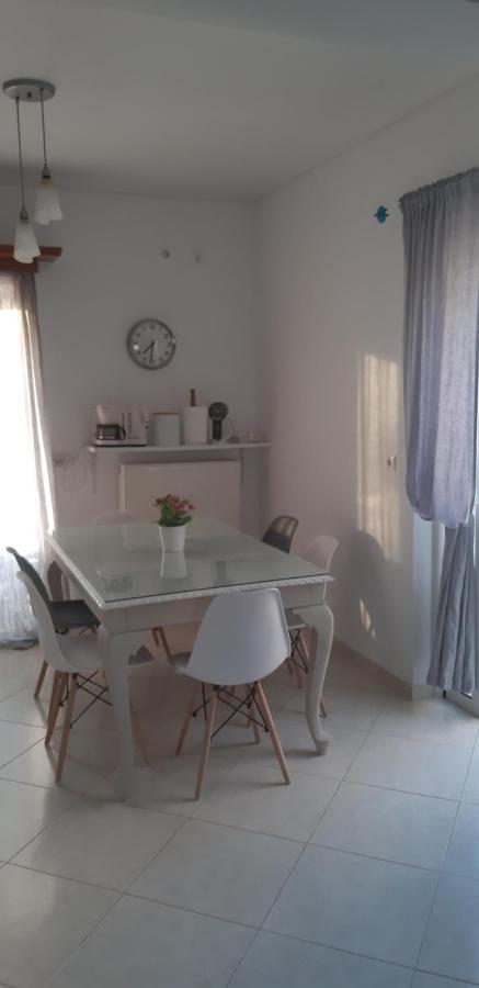 Apartament Theasis House Khelmáta Zewnętrze zdjęcie